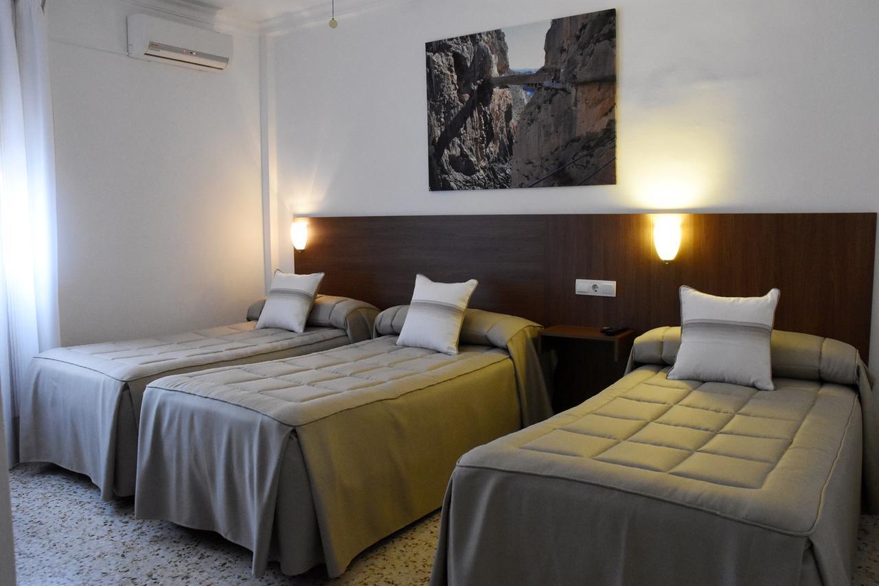 Hostal Restaurante El Cruce Ardales Extérieur photo