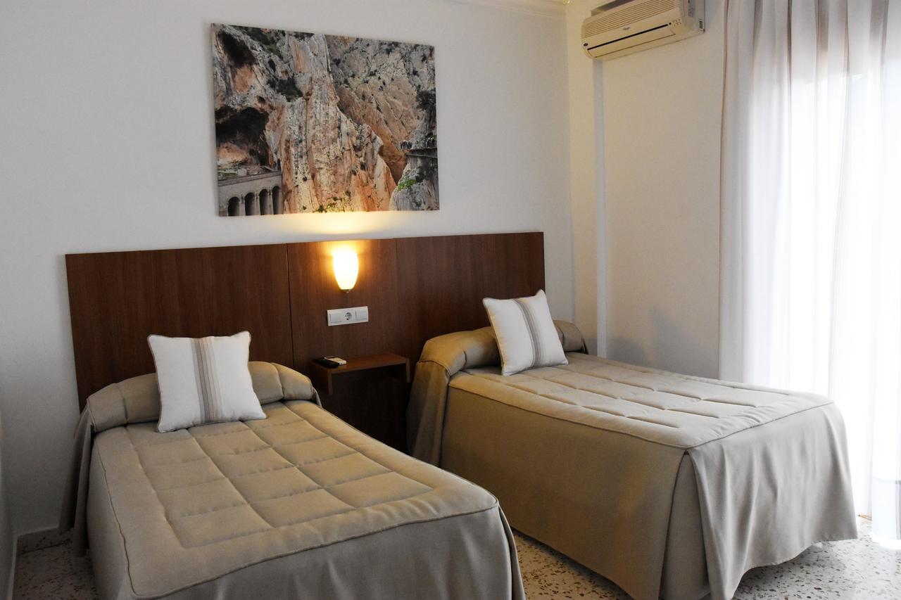 Hostal Restaurante El Cruce Ardales Extérieur photo